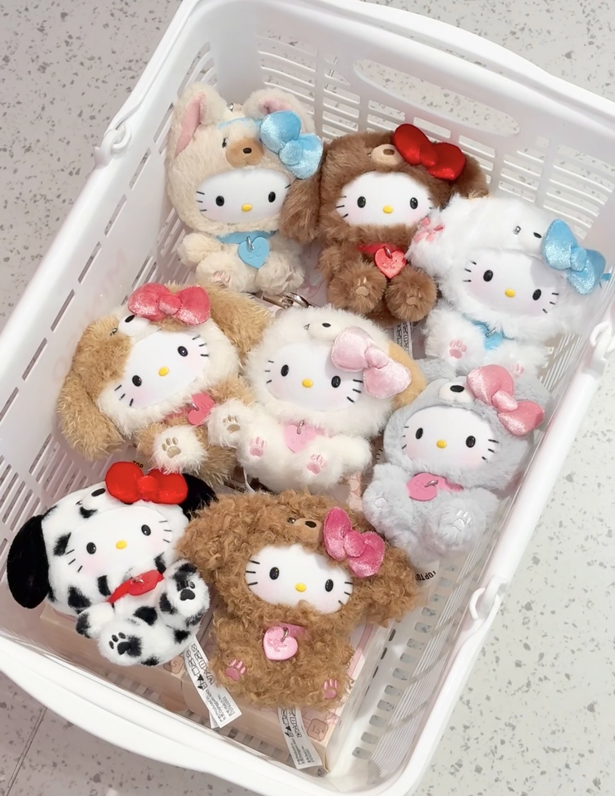 Hello Kitty小狗派對系列毛絨掛飾盲盒