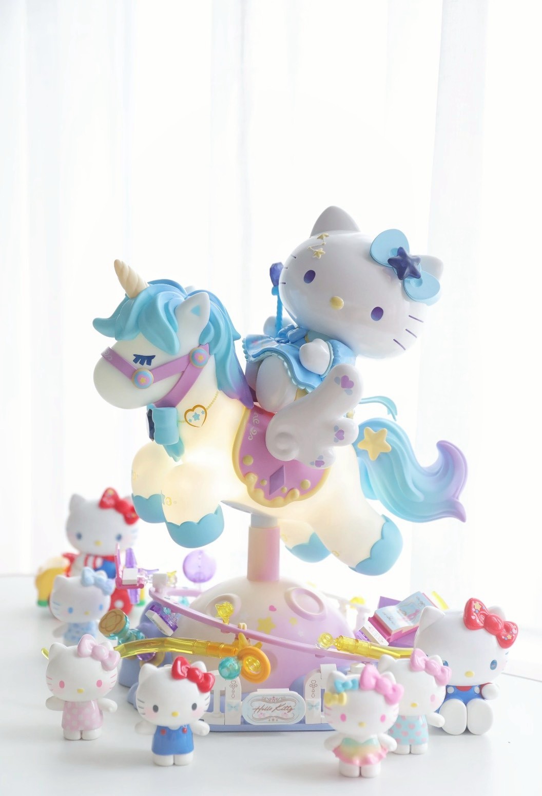 Hello Kitty 碎鑽星河旋轉音樂盒積木✨🦄