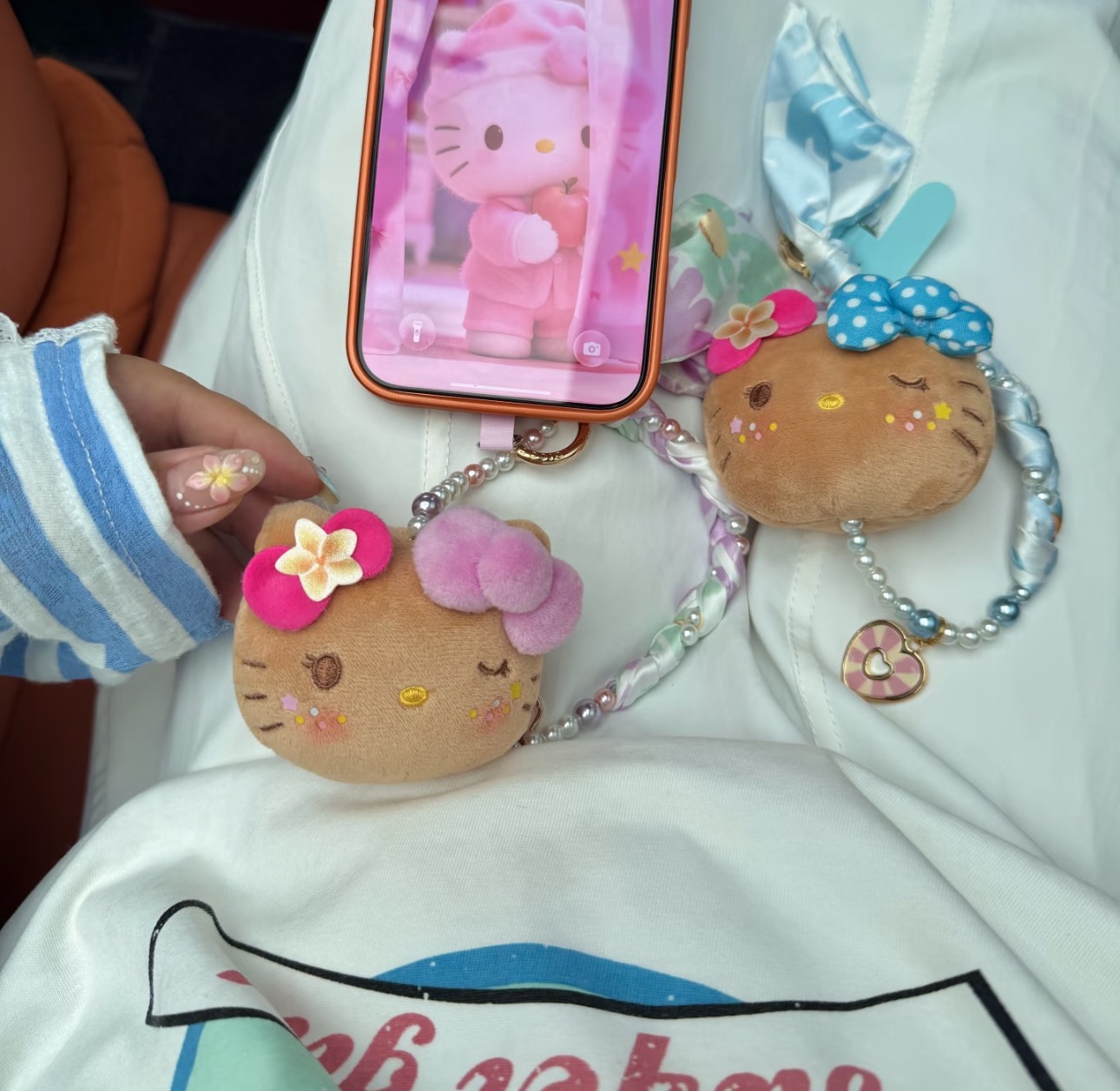 黑皮Hello Kitty去海邊吧手機鏈