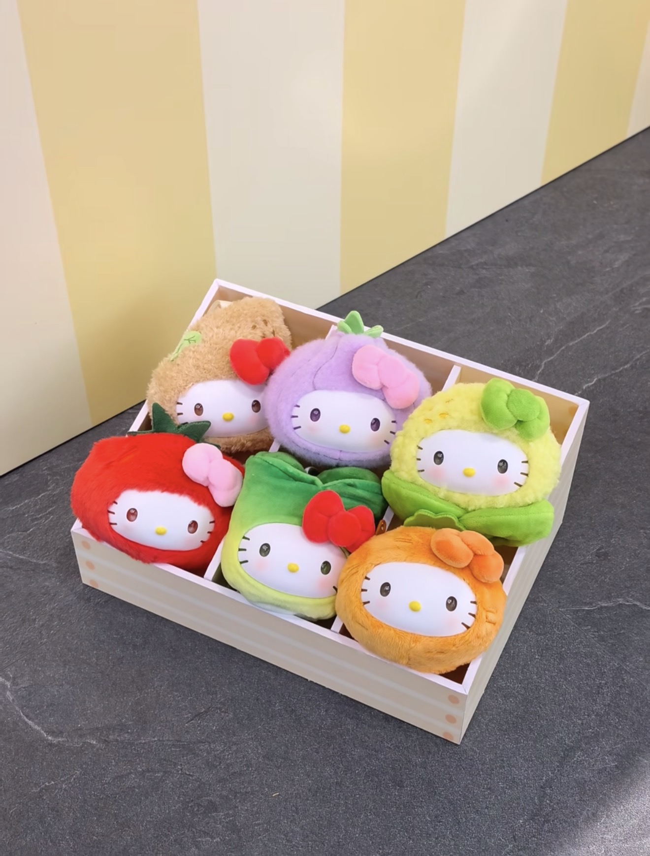 Kitty果蔬系列耳機包盲盒
