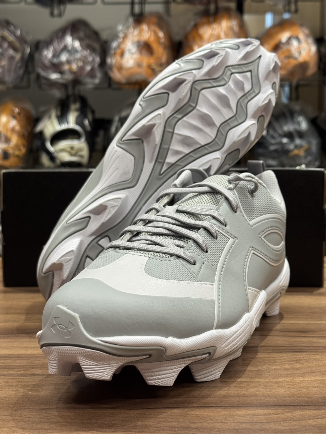 UA Leadoff 26 棒壘膠釘鞋 RM 灰