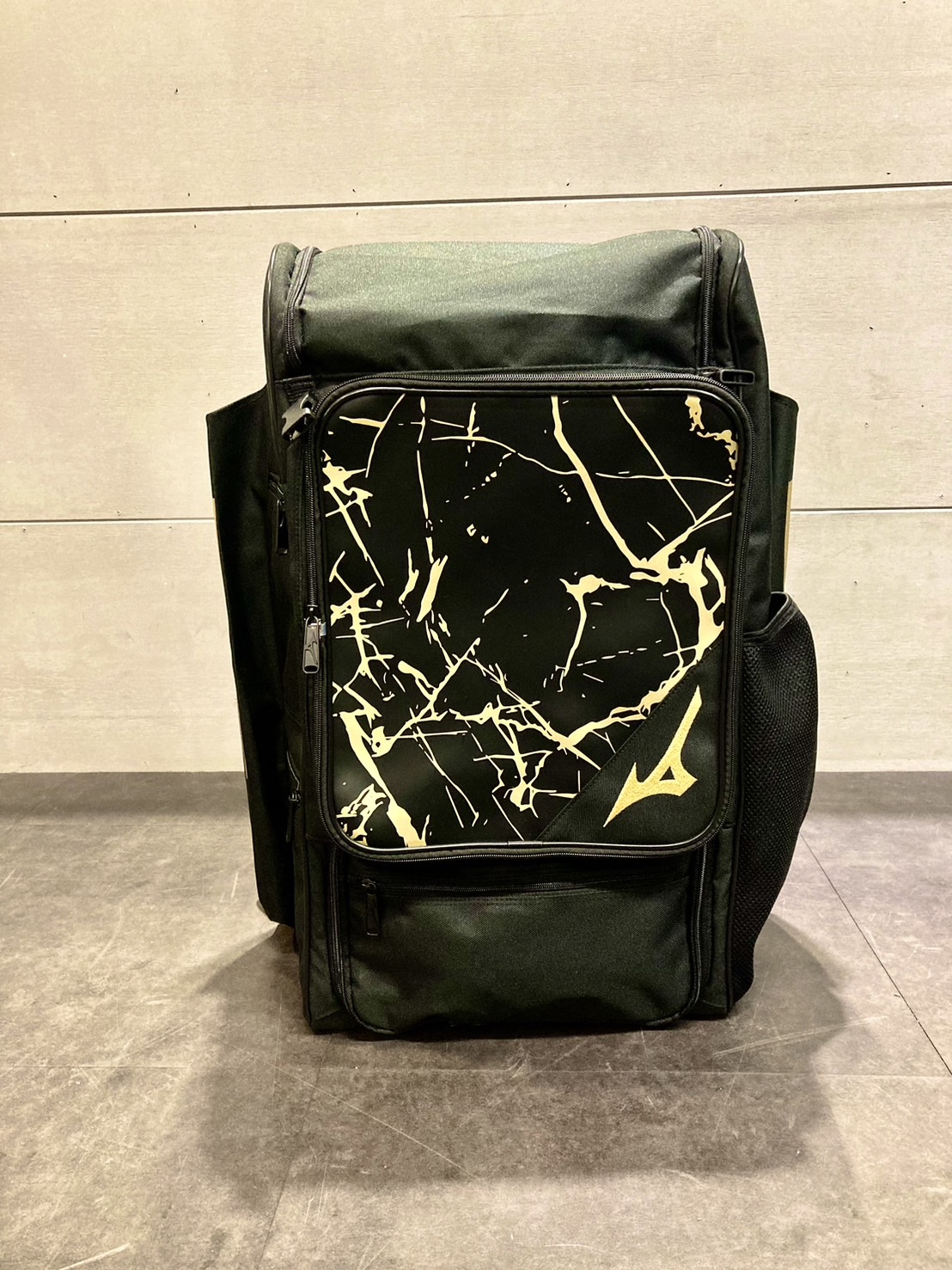 Mizuno 後背裝備袋 黑/金潑墨 45L