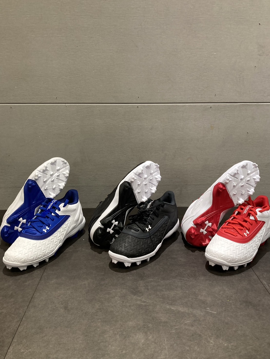 UA Leadoff Jr 25 棒壘膠釘鞋 少年用 黑