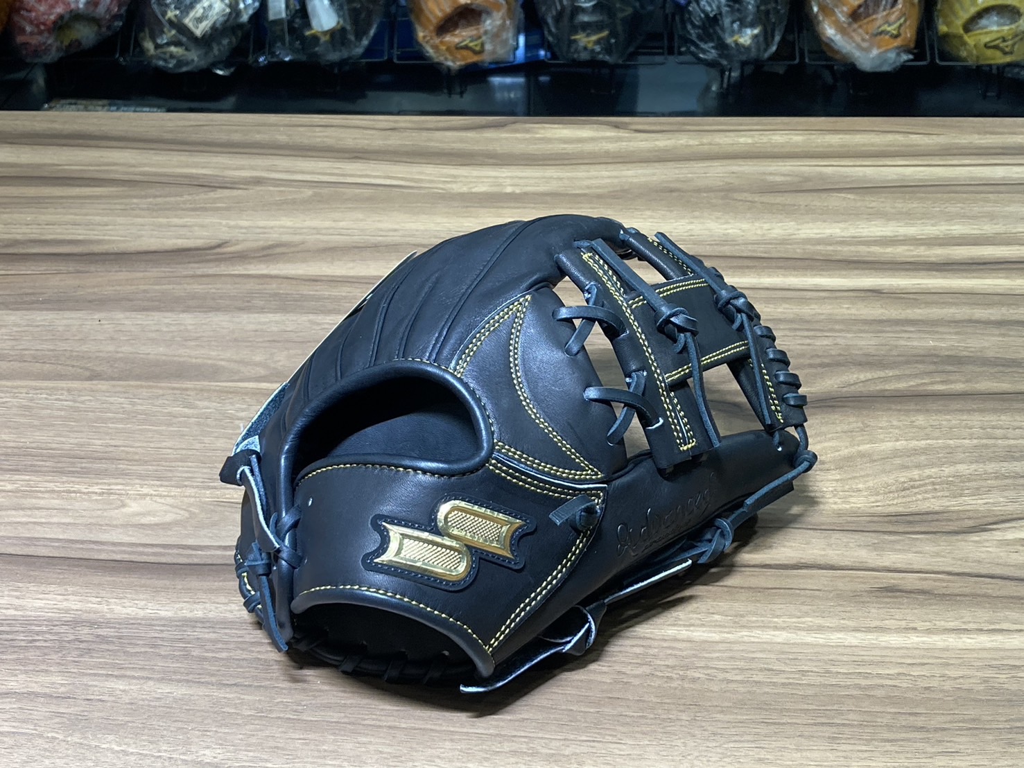 SSK ADV 梁家榮球員款 接球手套 工字 黑 11.75"