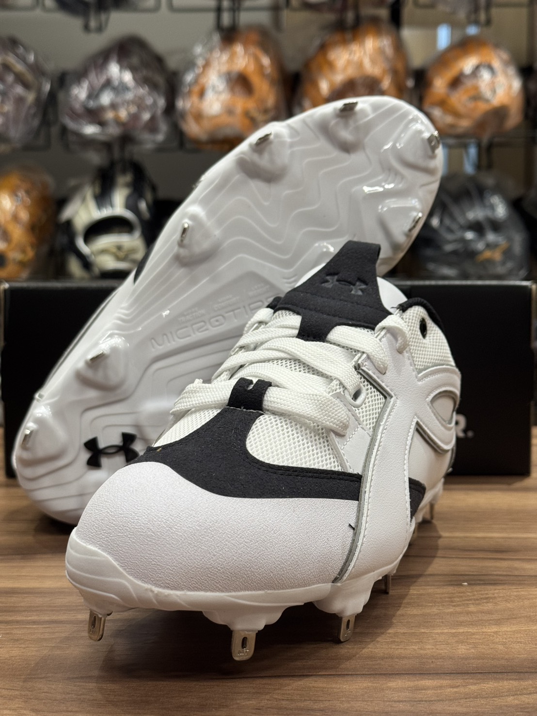 UA YARD 26 棒球釘鞋 MT 白