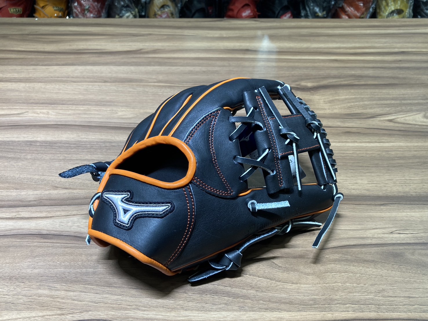 Mizuno Diamond 24S 接球手套 工字 黑/橘 11.5"