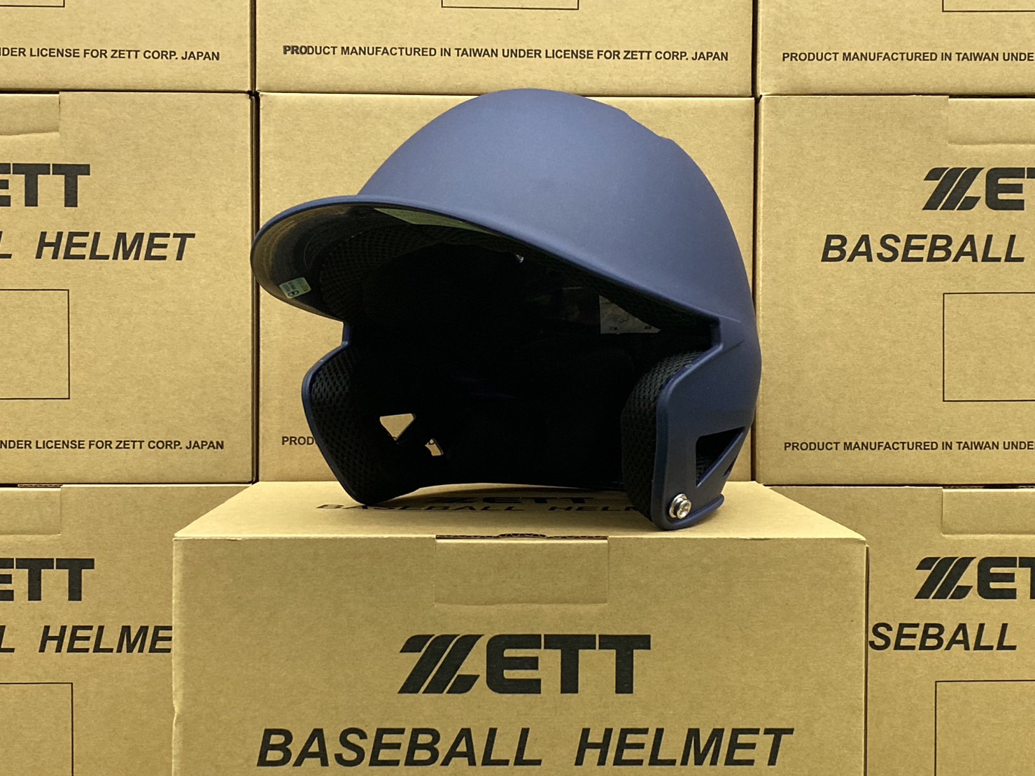 ZETT 雙耳打擊頭盔 霧面款 另一角度