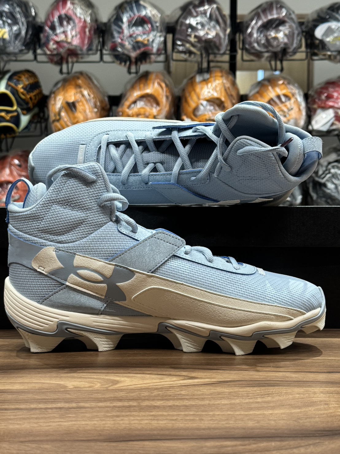 UA BH10 RM 棒壘膠釘鞋 水藍/白