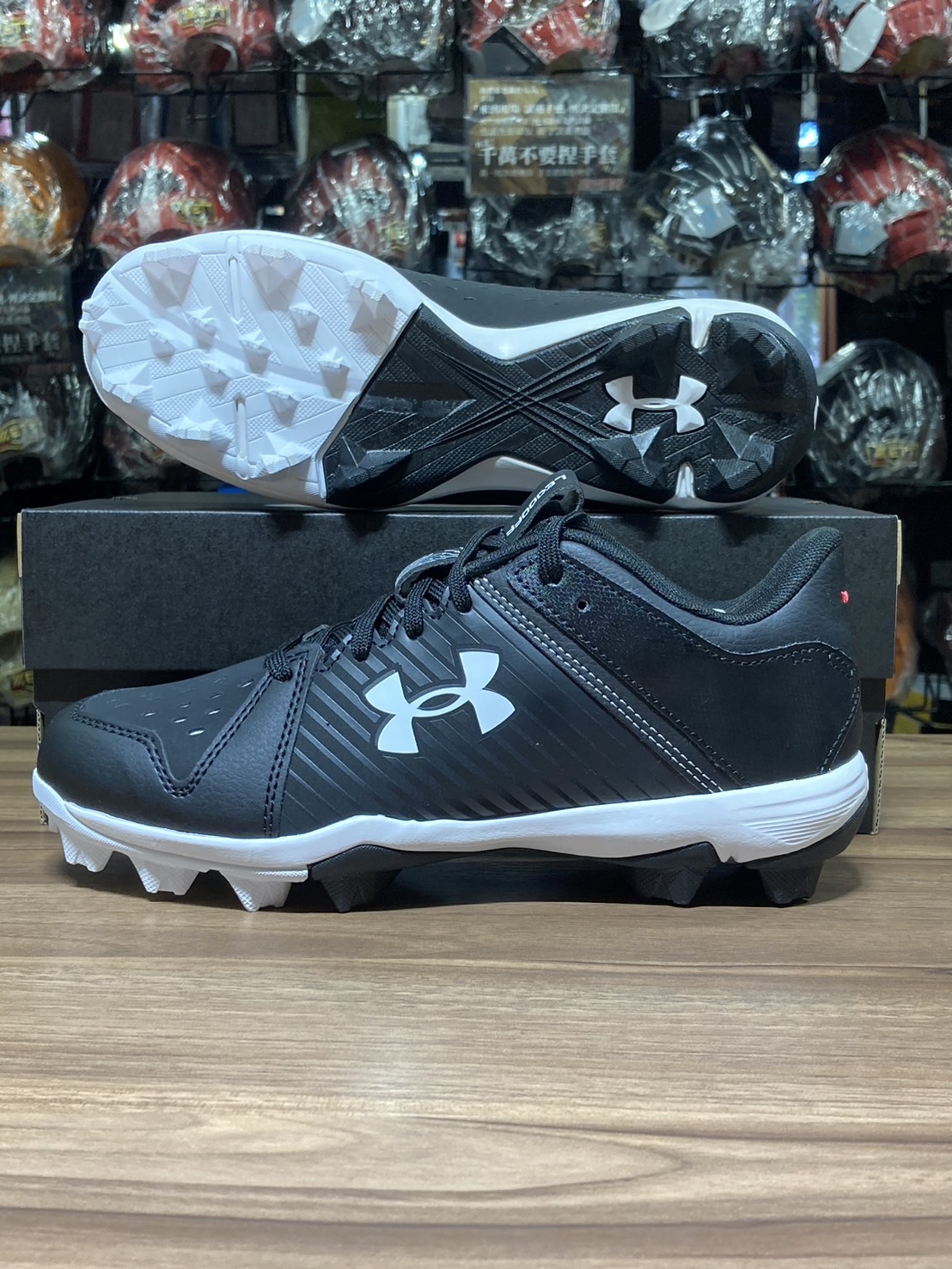 UA Leadoff Jr 24 棒壘膠釘鞋 少年用 黑