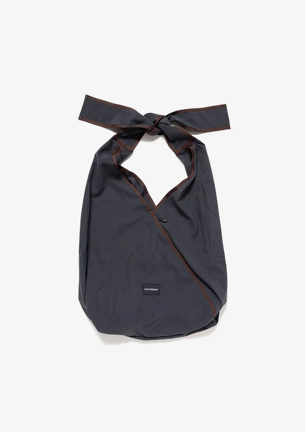 預購｜DESCENDANT 26秋冬 BLACK HOLE NYLON BAG 262NTDS-CG01 另一角度