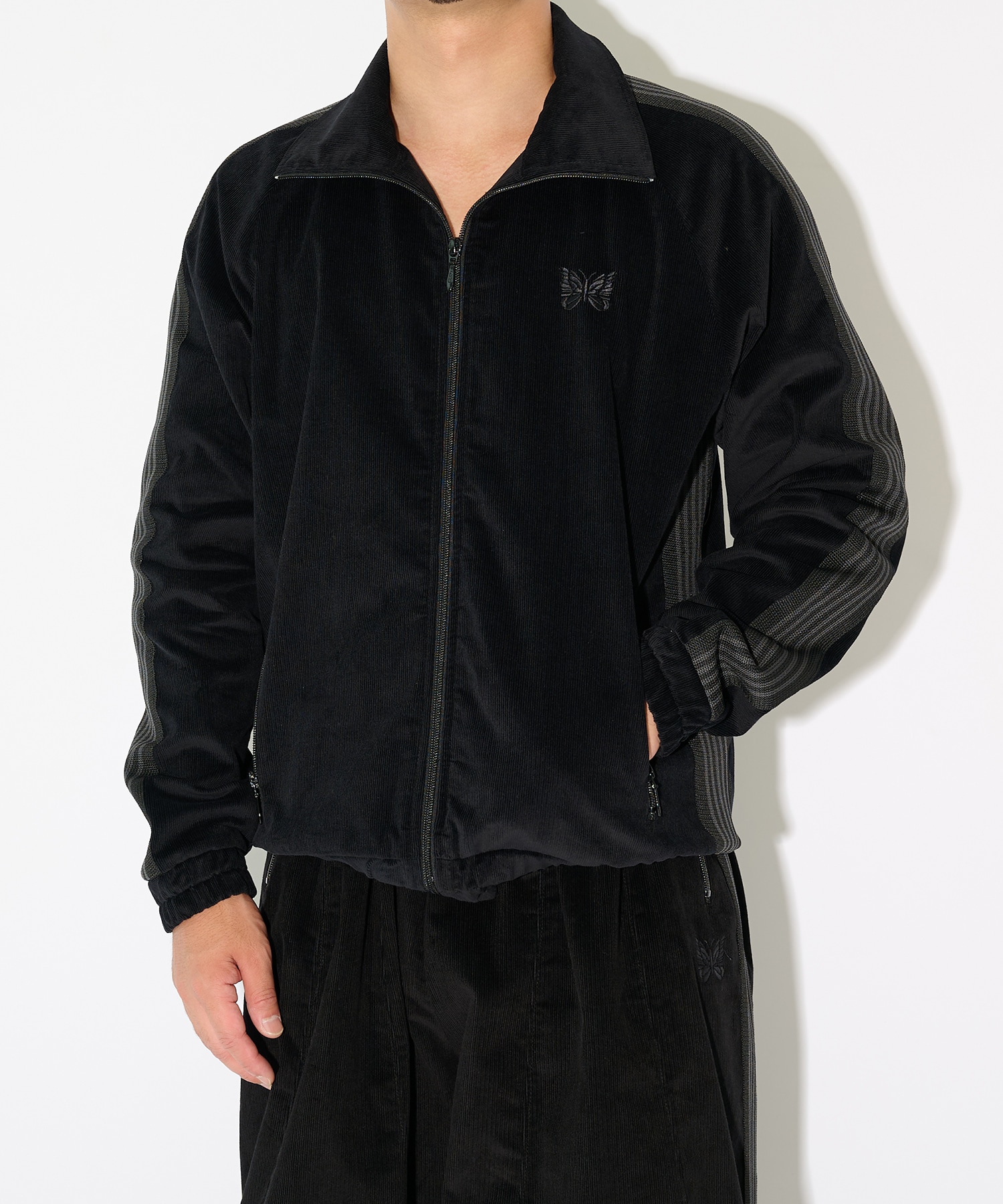 預購｜NEEDLES 別注 Track Jacket - Corduroy 另一角度