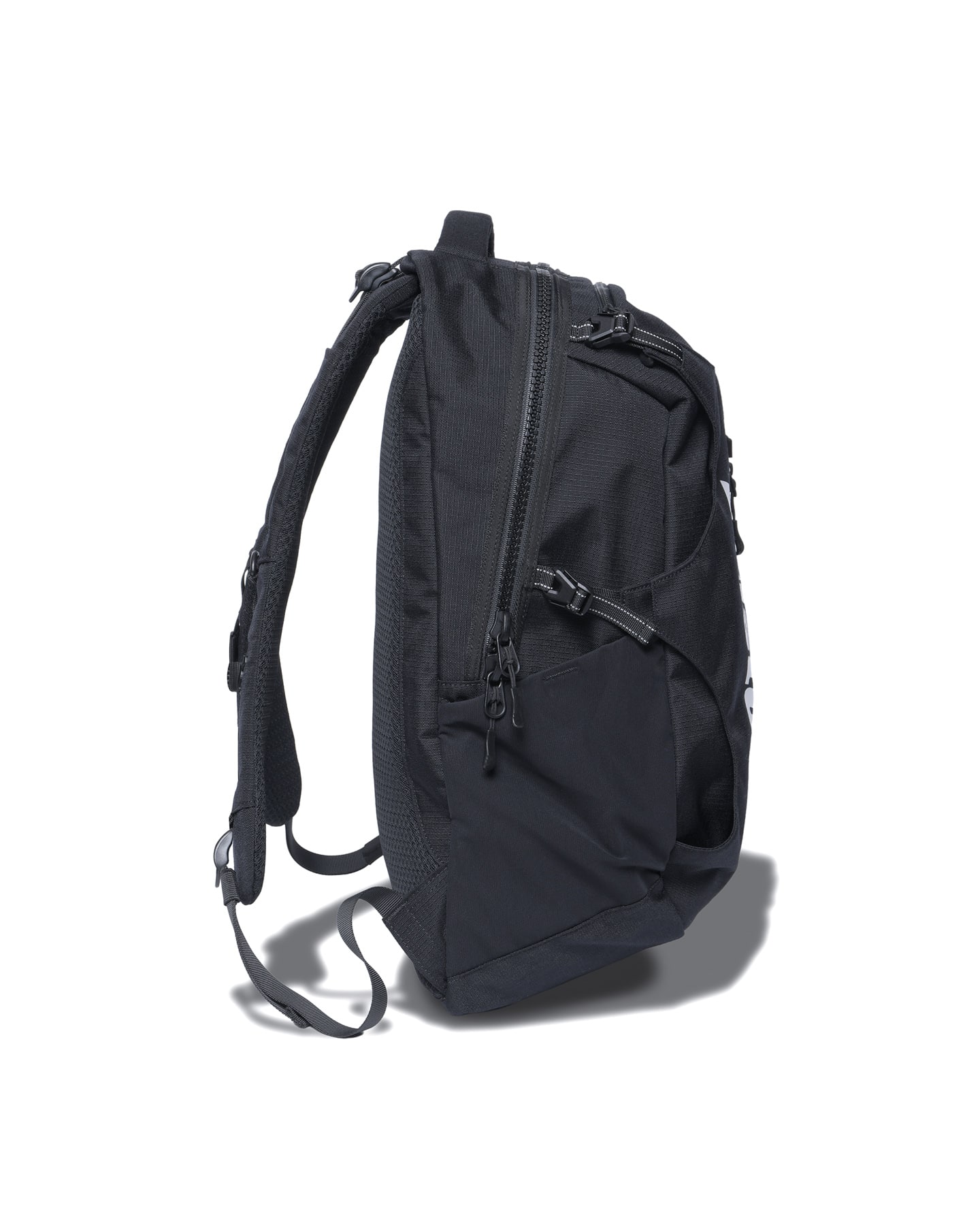 預購｜F.C.Real Bristol CORDURA RIPSTOP ADJUSTABLE BACKPACK 28 另一角度